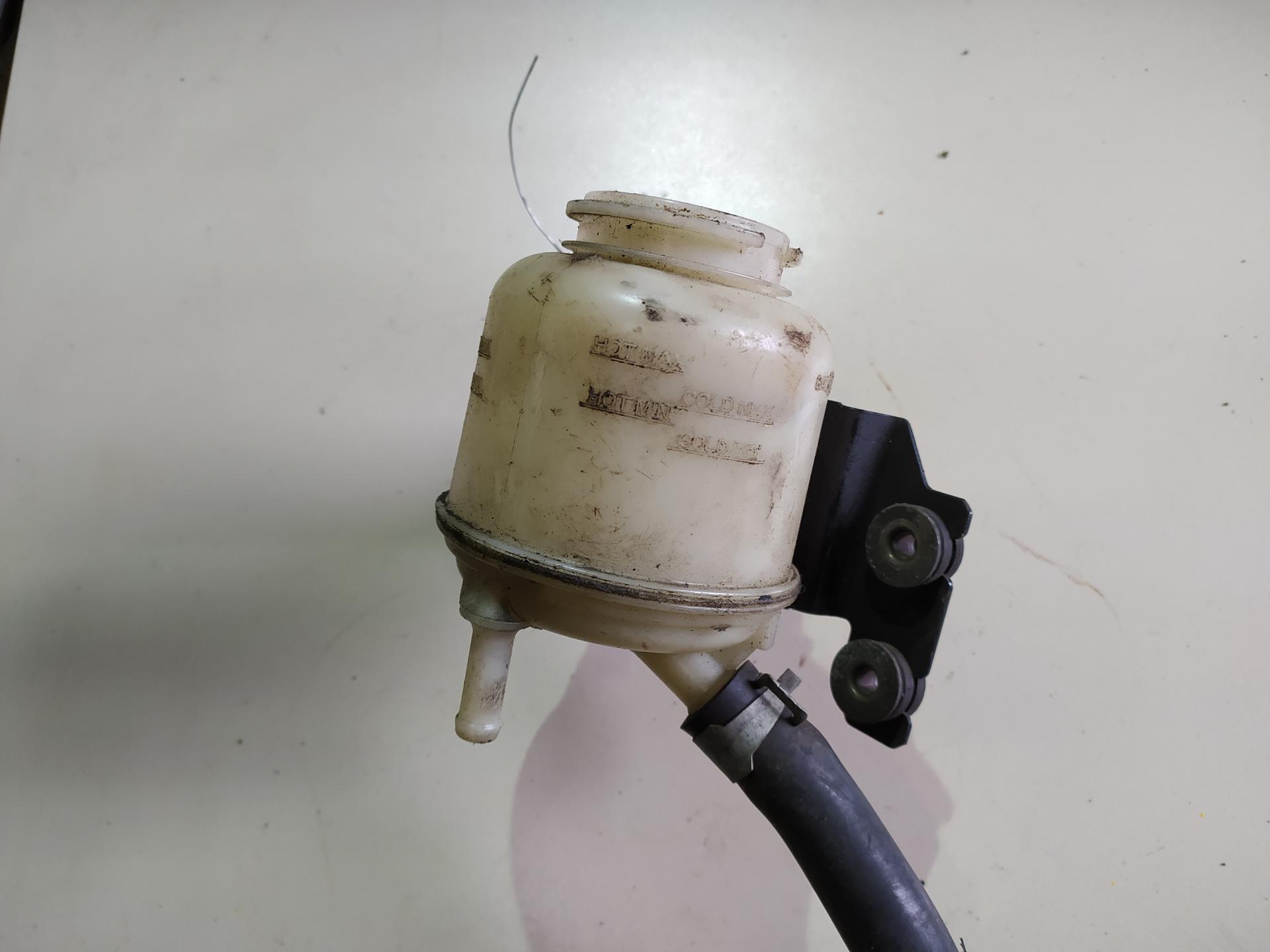 Бачок гидроусилителя