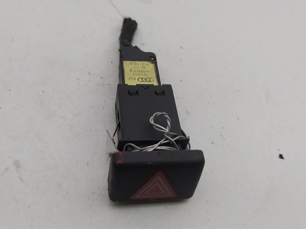 Кнопка аварийной сигнализации (аварийки)