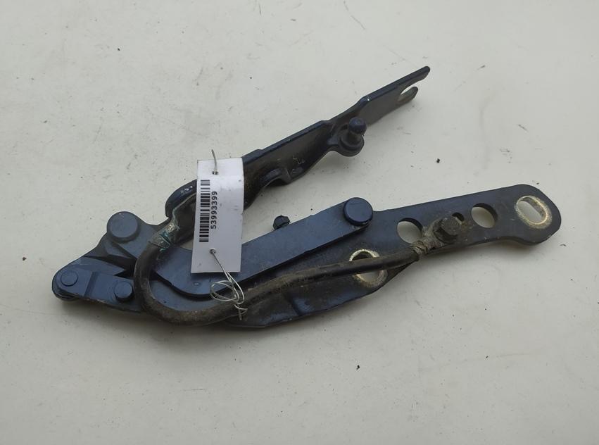 Петля капота левая