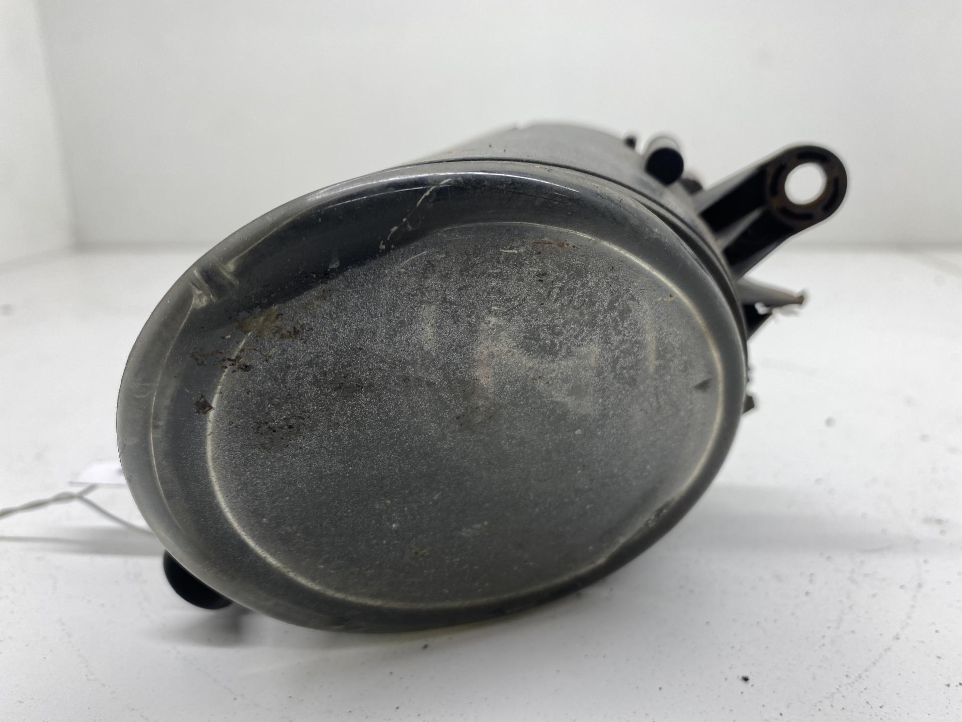 Фара противотуманная левая