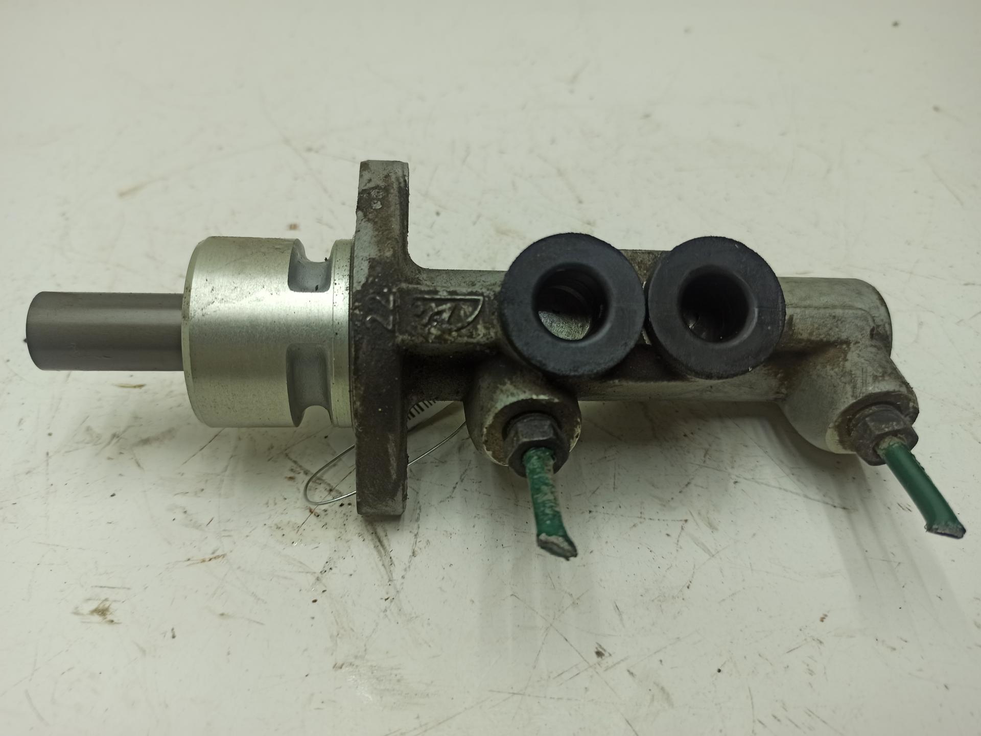 Цилиндр тормозной главный