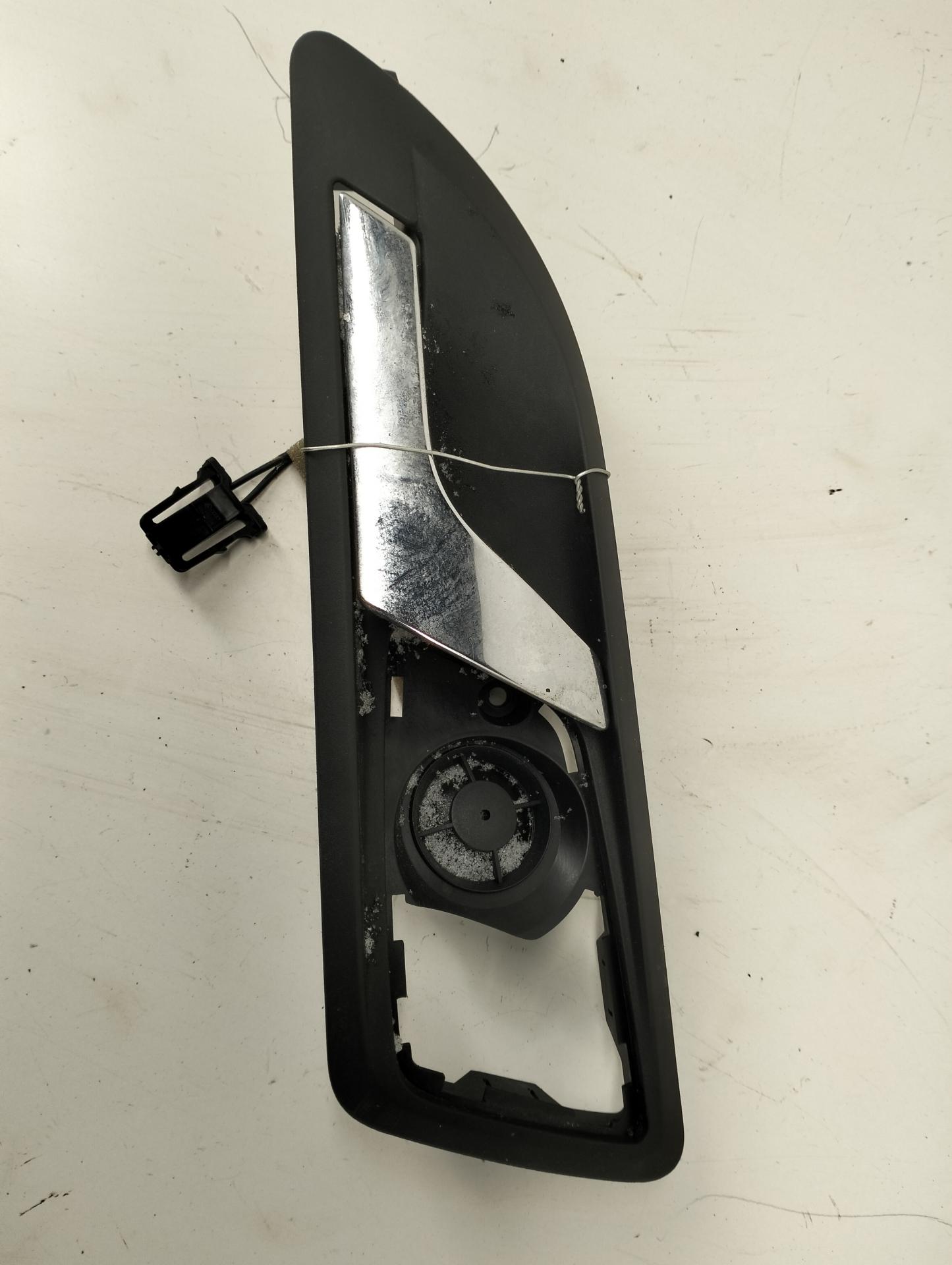 Ручка двери внутренняя задняя левая