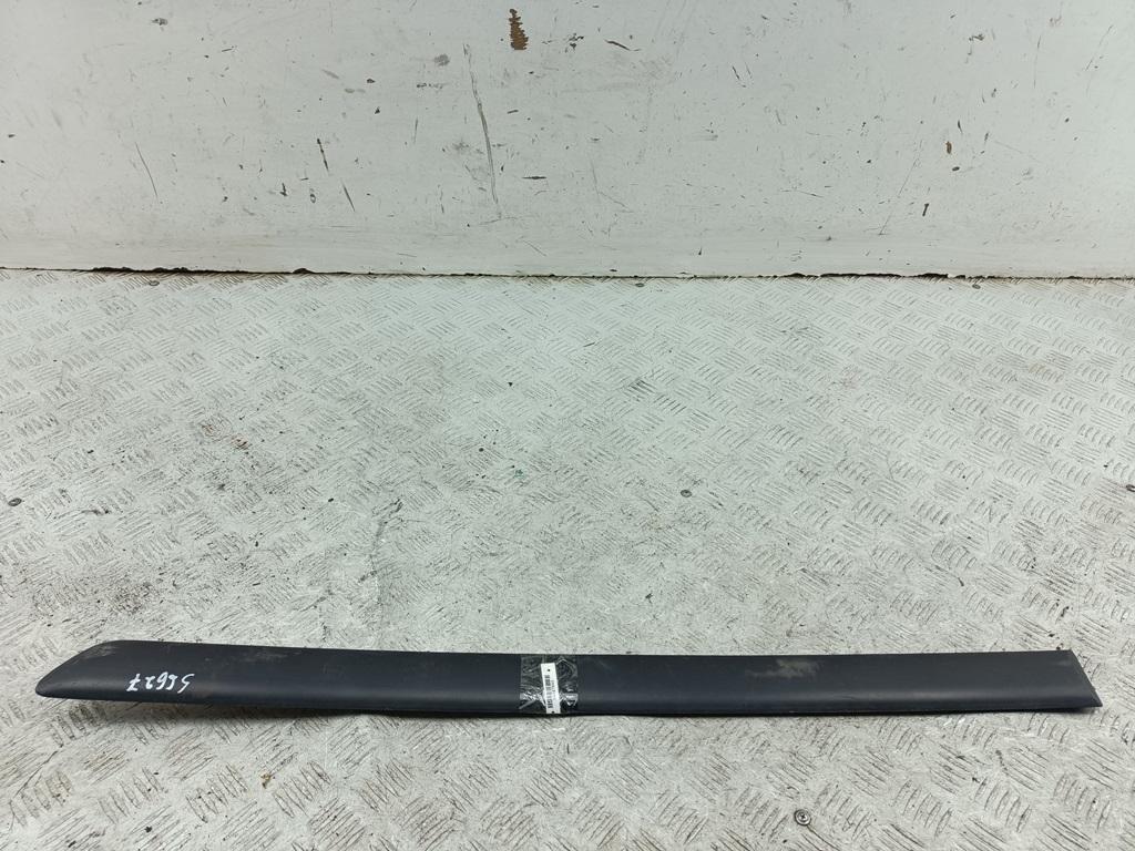 Молдинг двери задней левой
