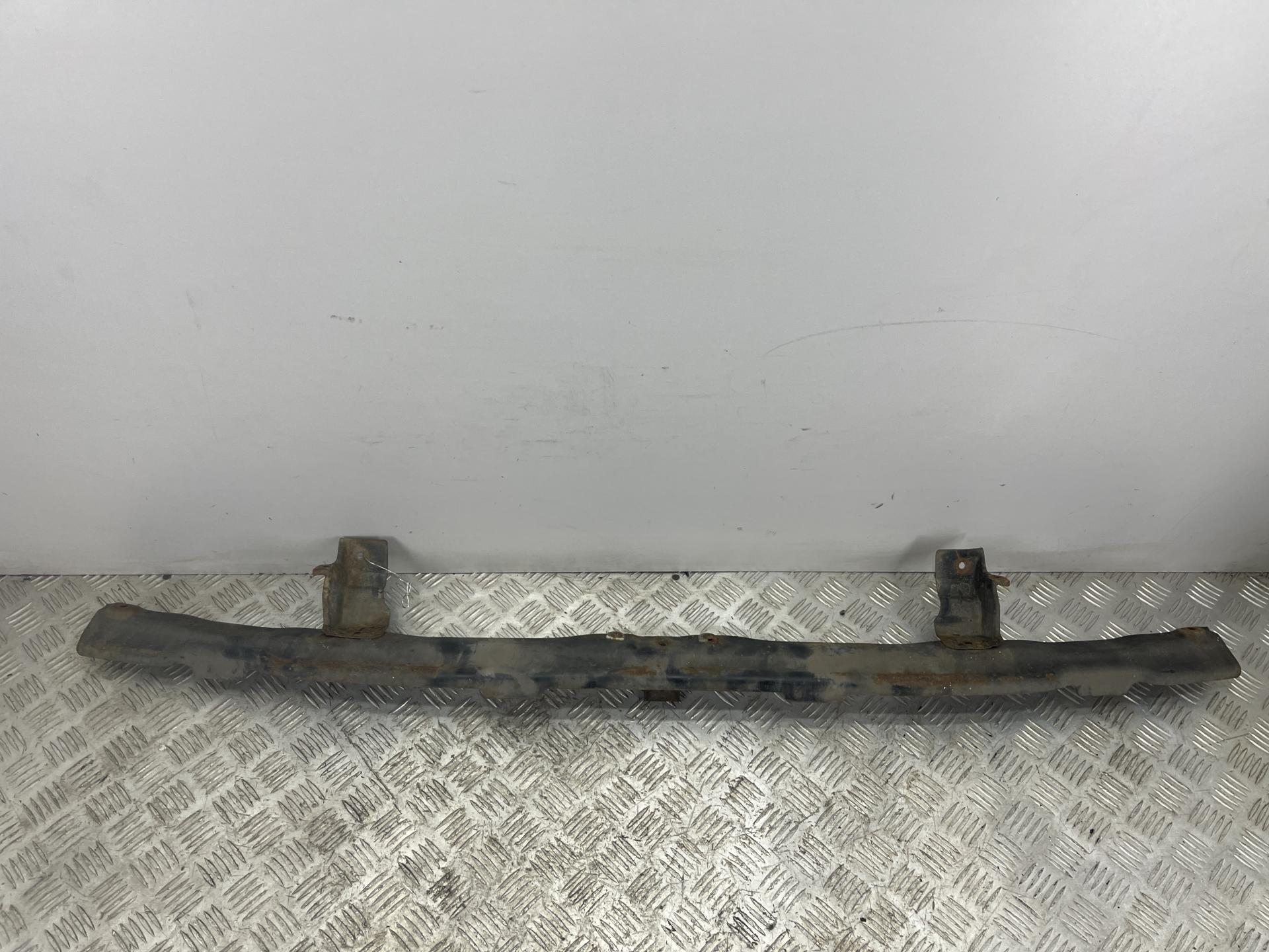 Усилитель бампера переднего