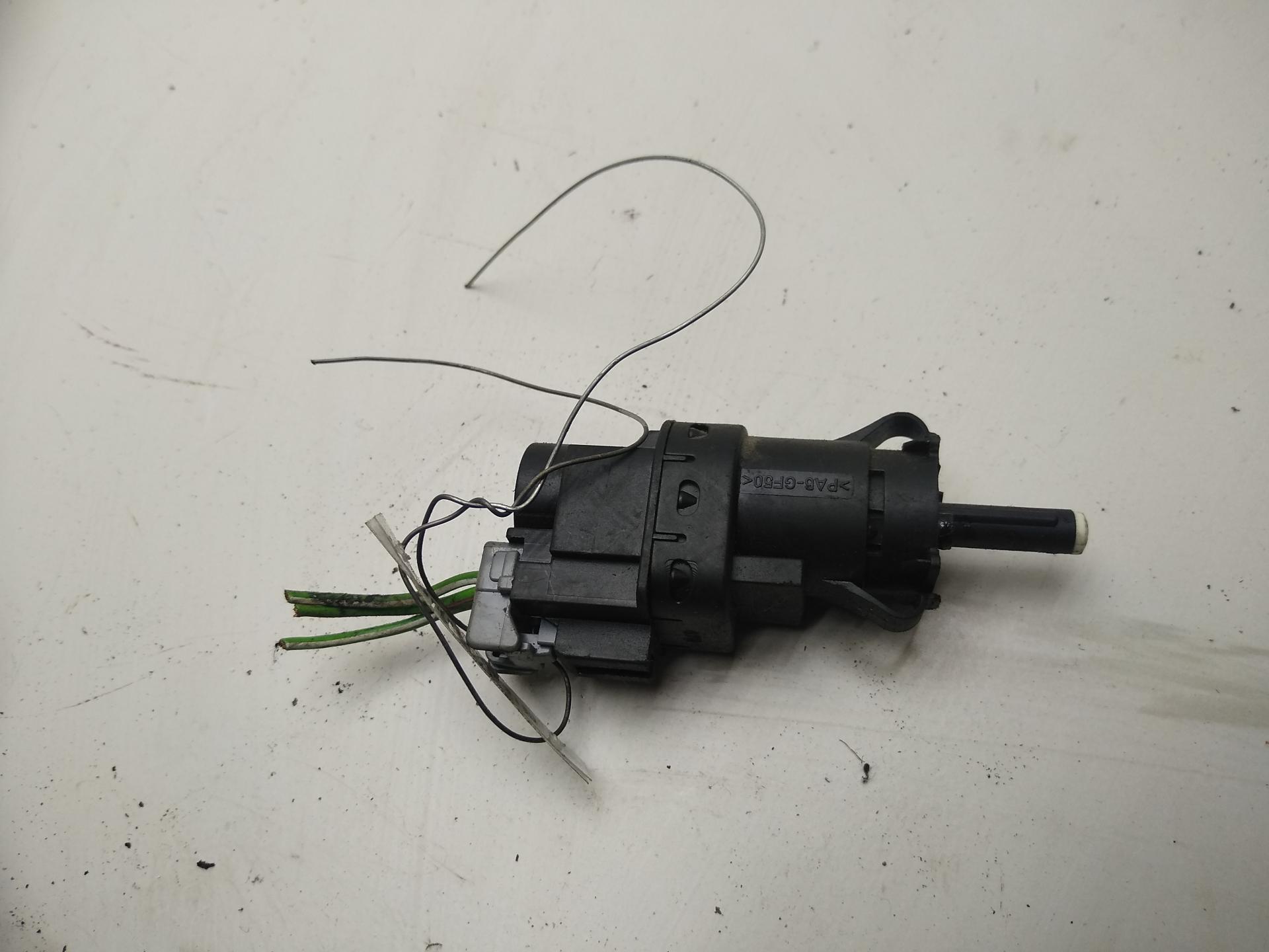 Датчик (включатель) стоп-сигнала