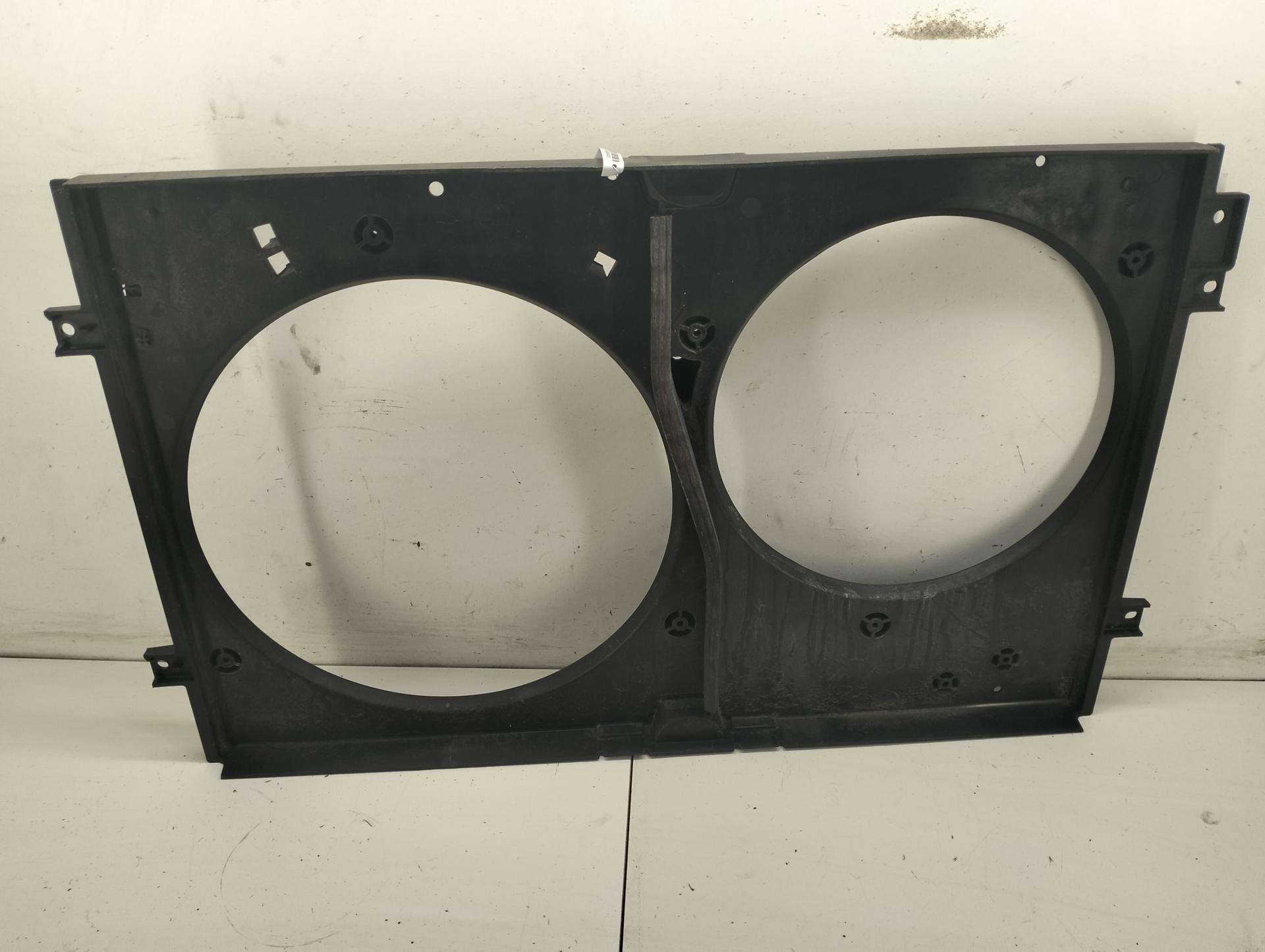 Диффузор (кожух) вентилятора радиатора