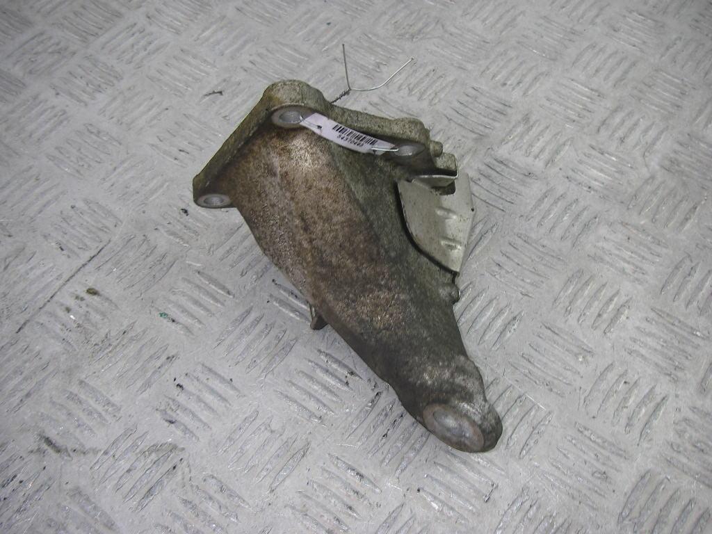 Кронштейн двигателя опорный