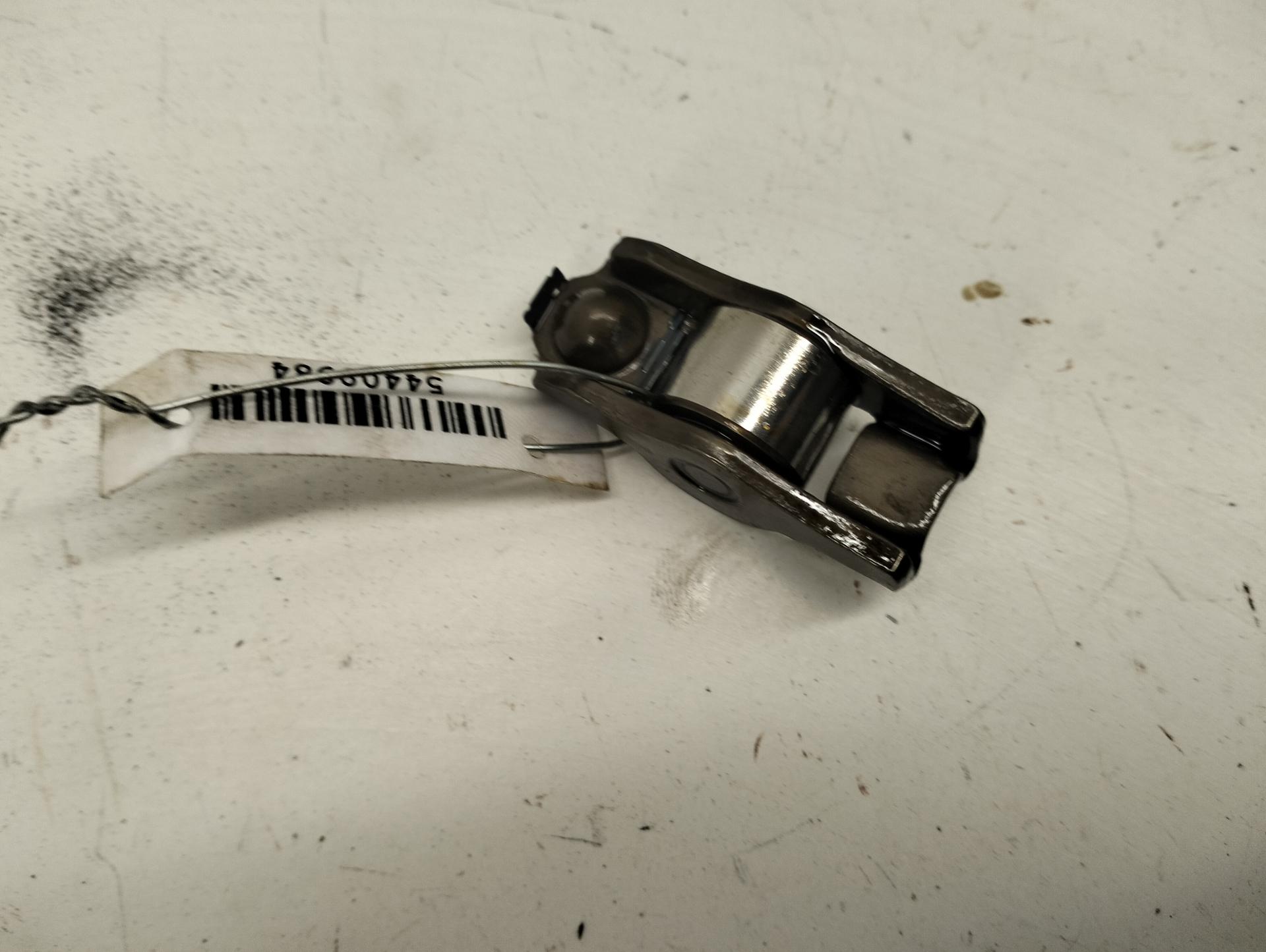 Коромысло клапана (рокер)