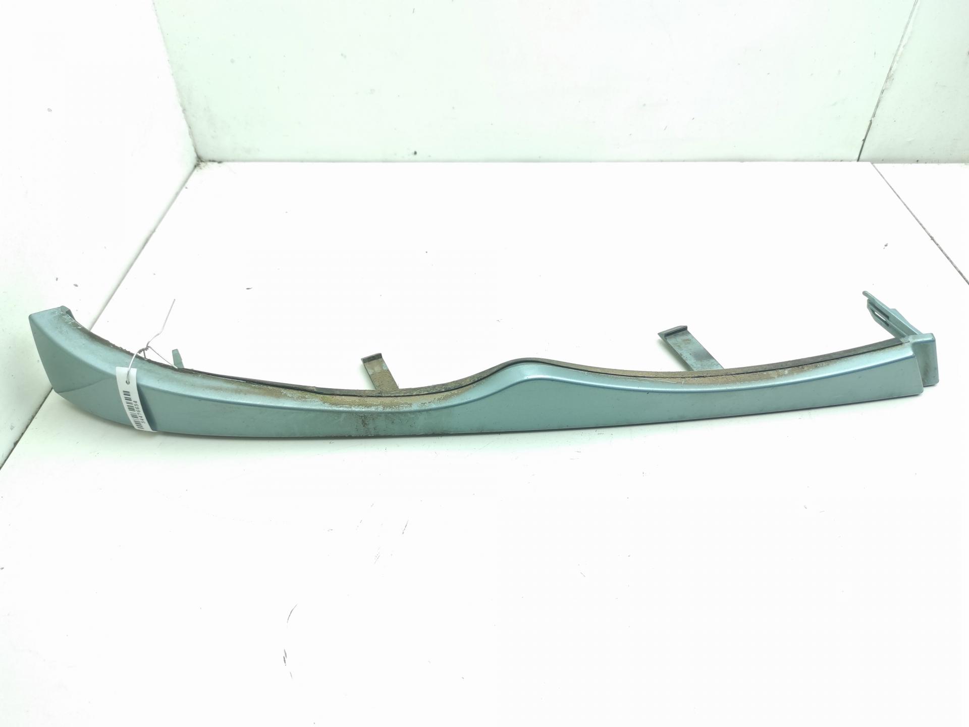 Ус под фару правый