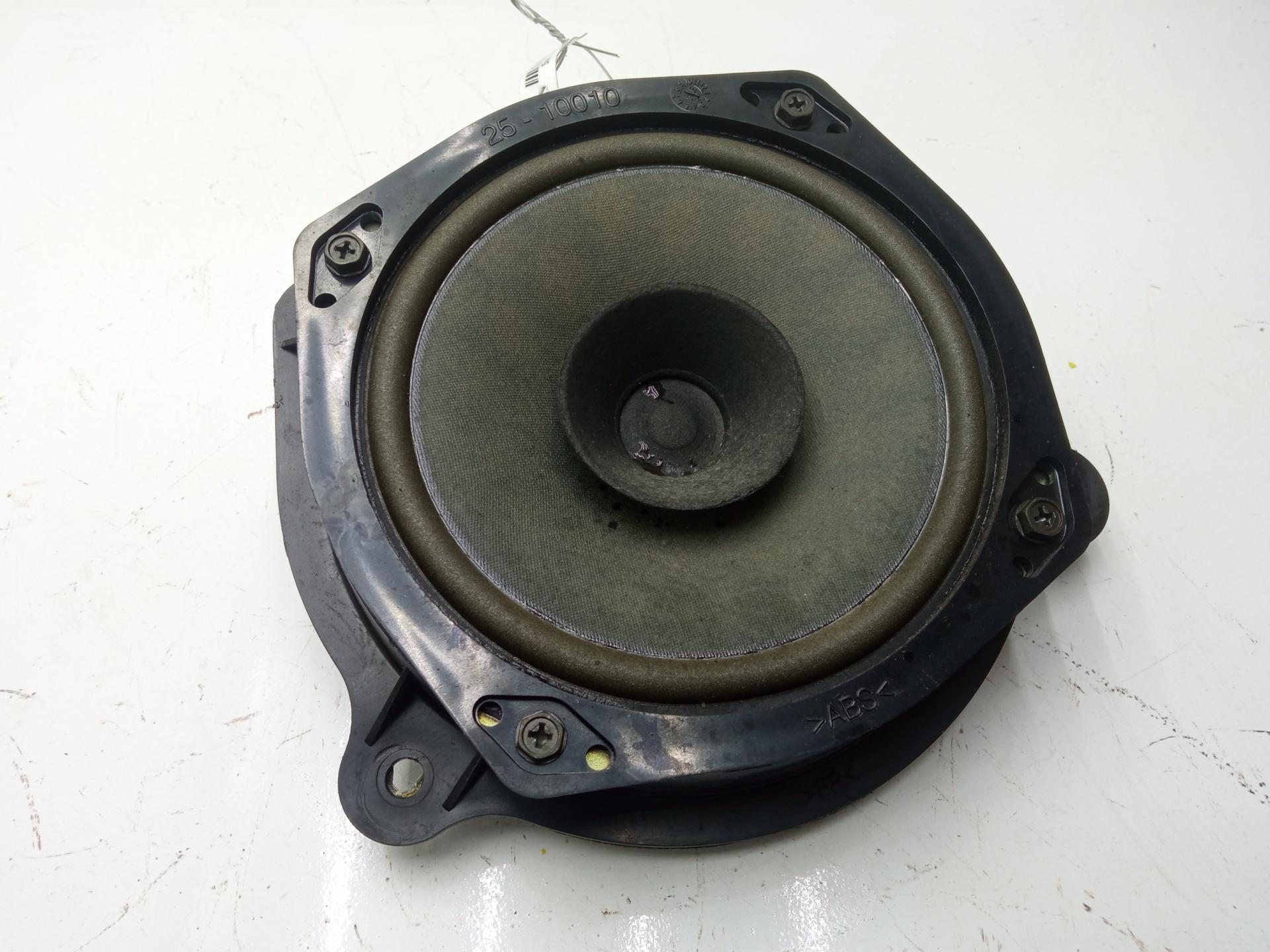 Динамик двери передней правой