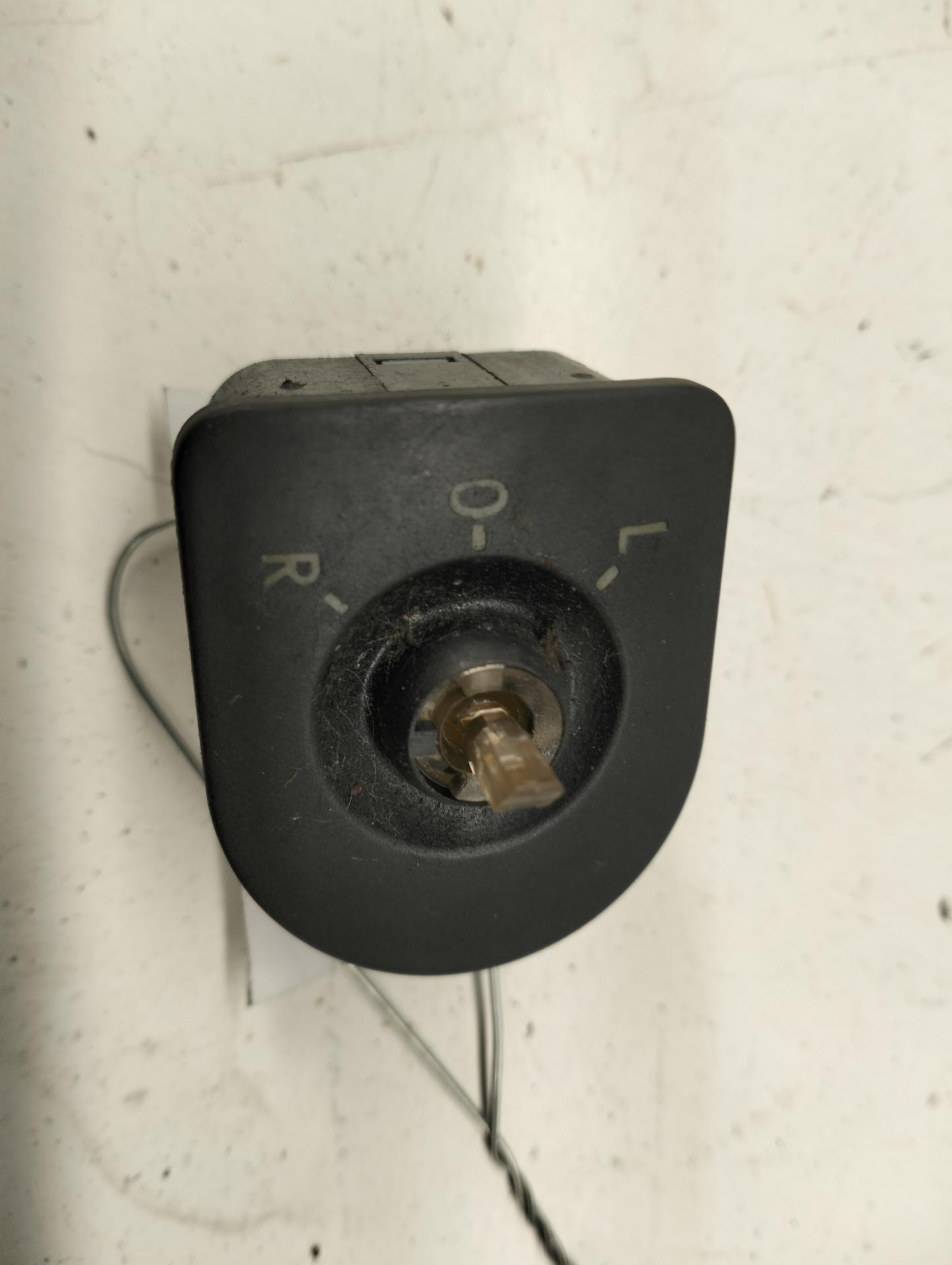 Джойстик регулировки зеркал