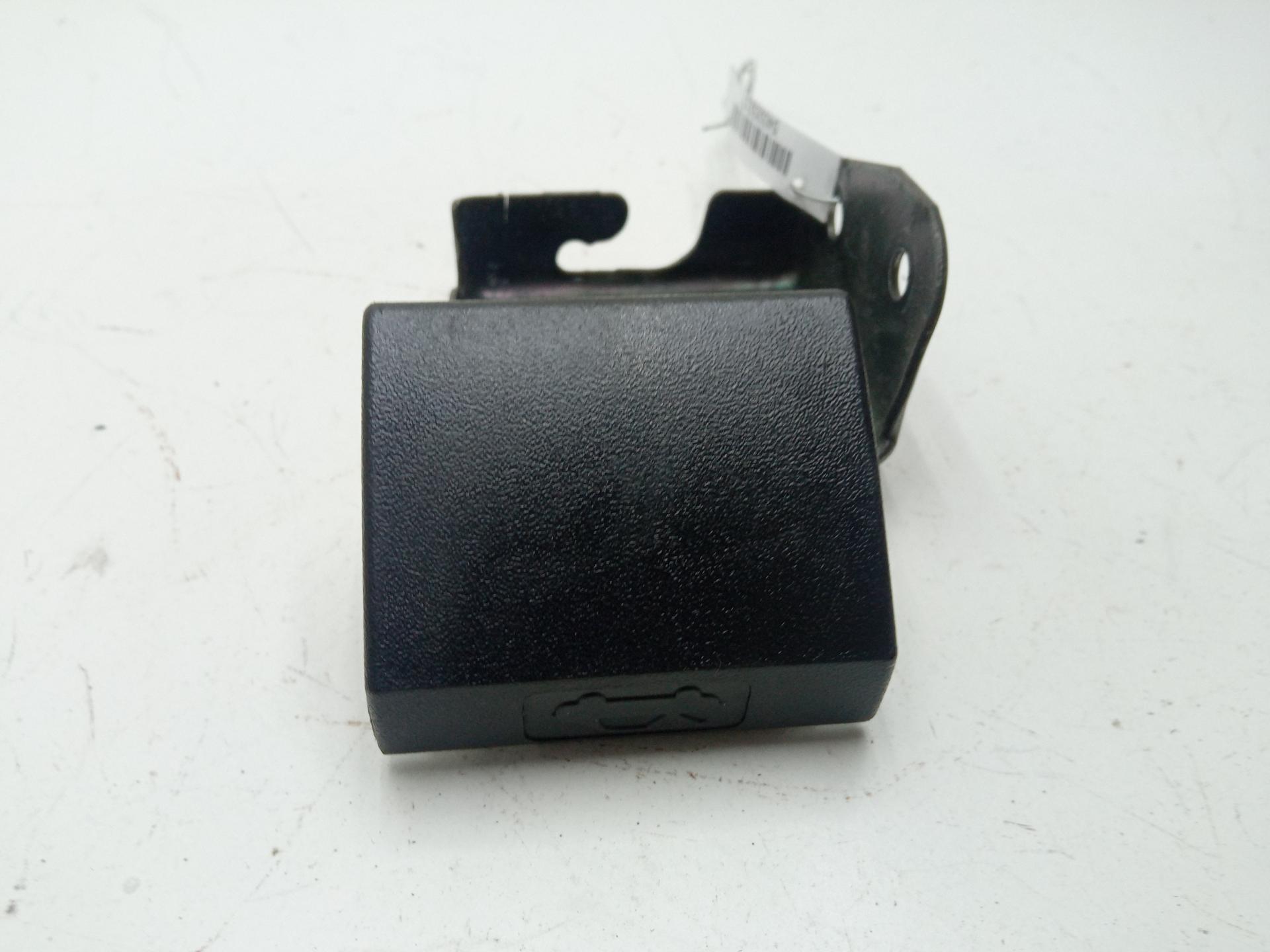 Ручка открывания капота