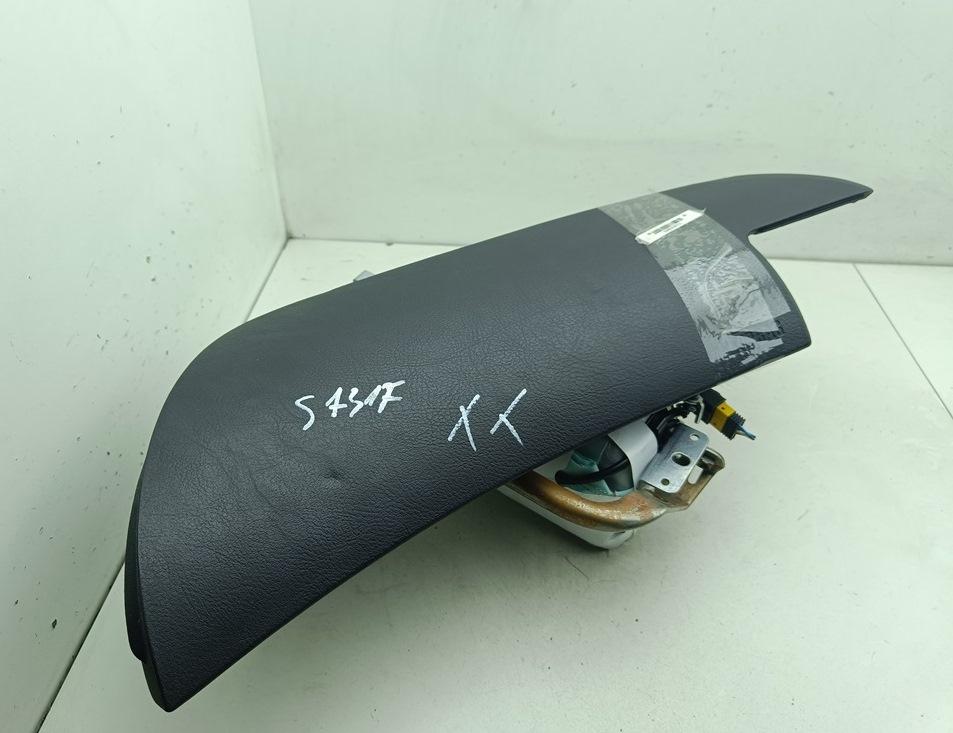 Подушка безопасности (Airbag) пассажира