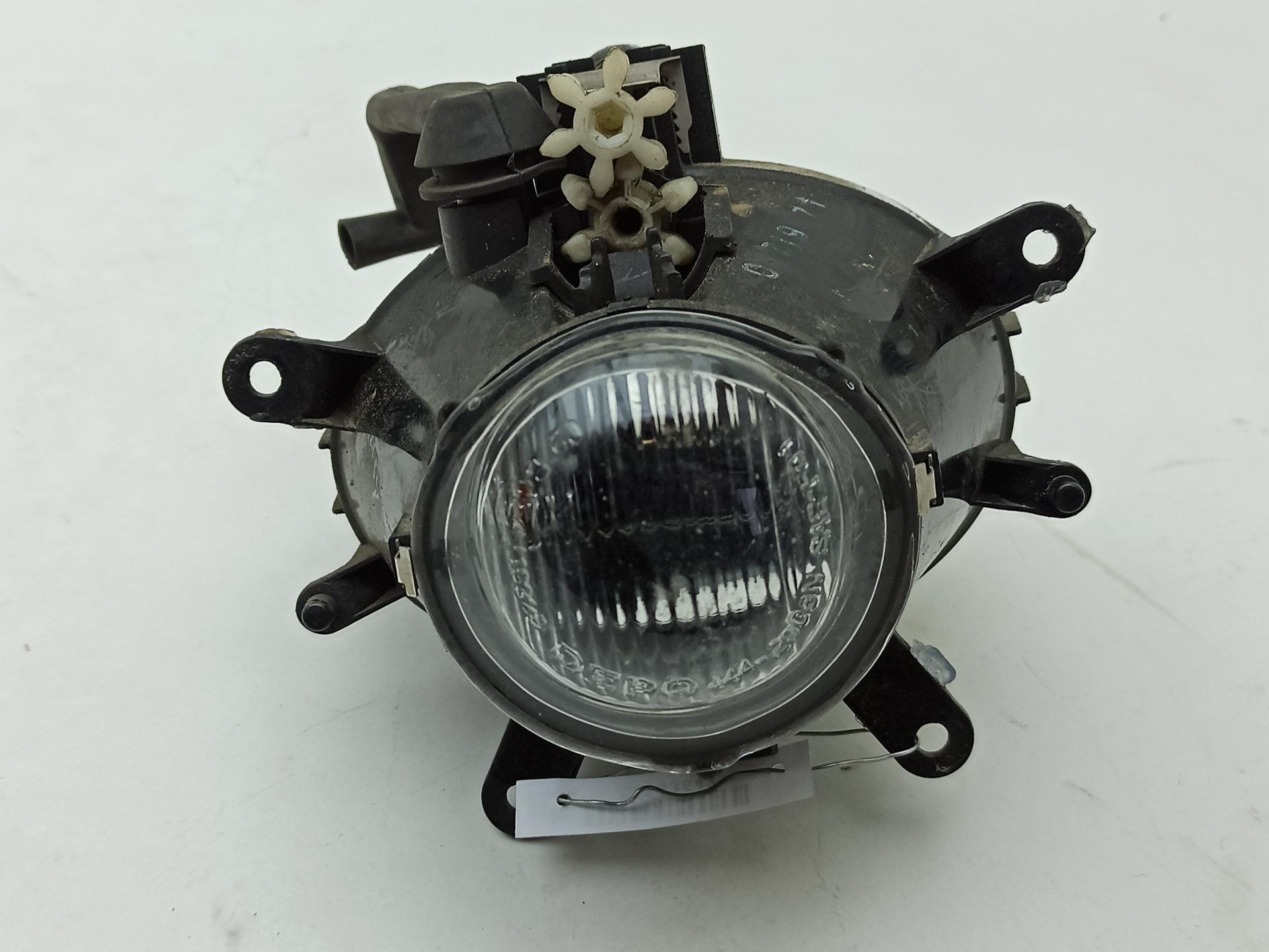 Фара противотуманная правая