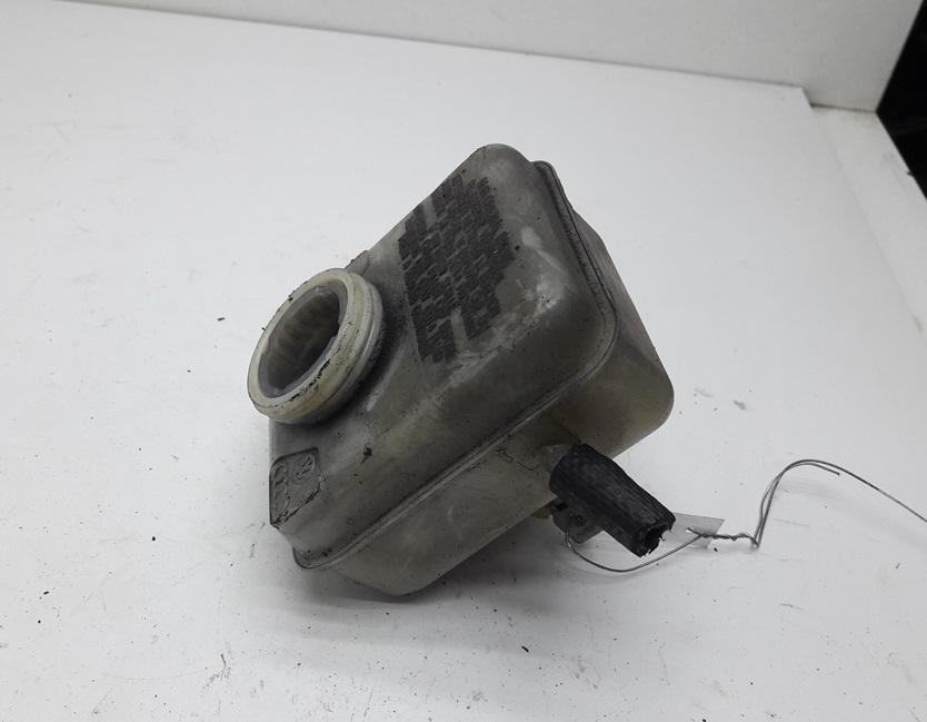 Бачок тормозной жидкости