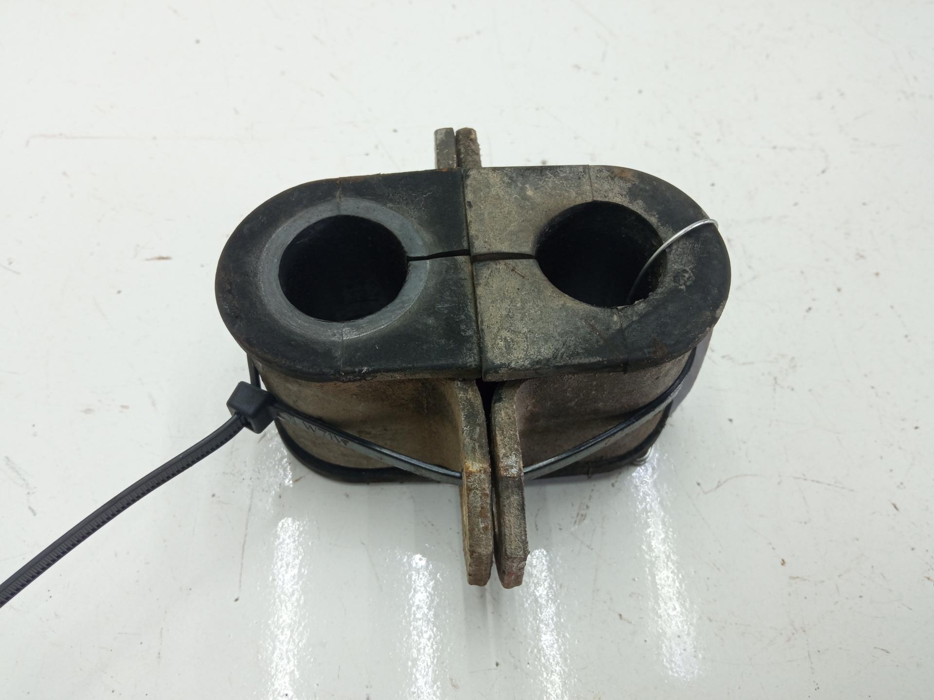 Крепление втулки стабилизатора переднего