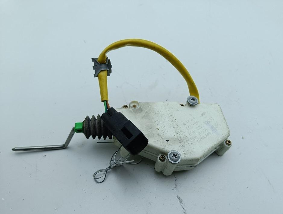 Активатор (привод) замка лючка бака