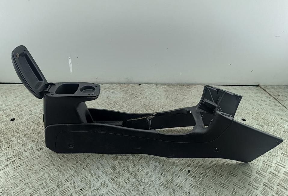 Подлокотник