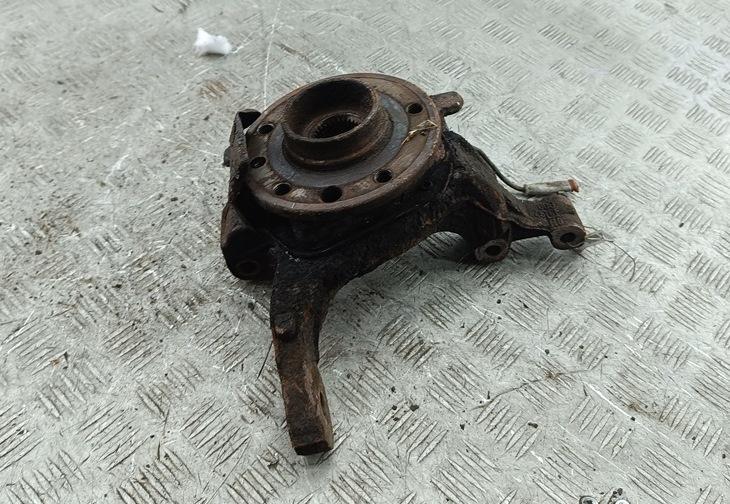 Ступица передняя левая