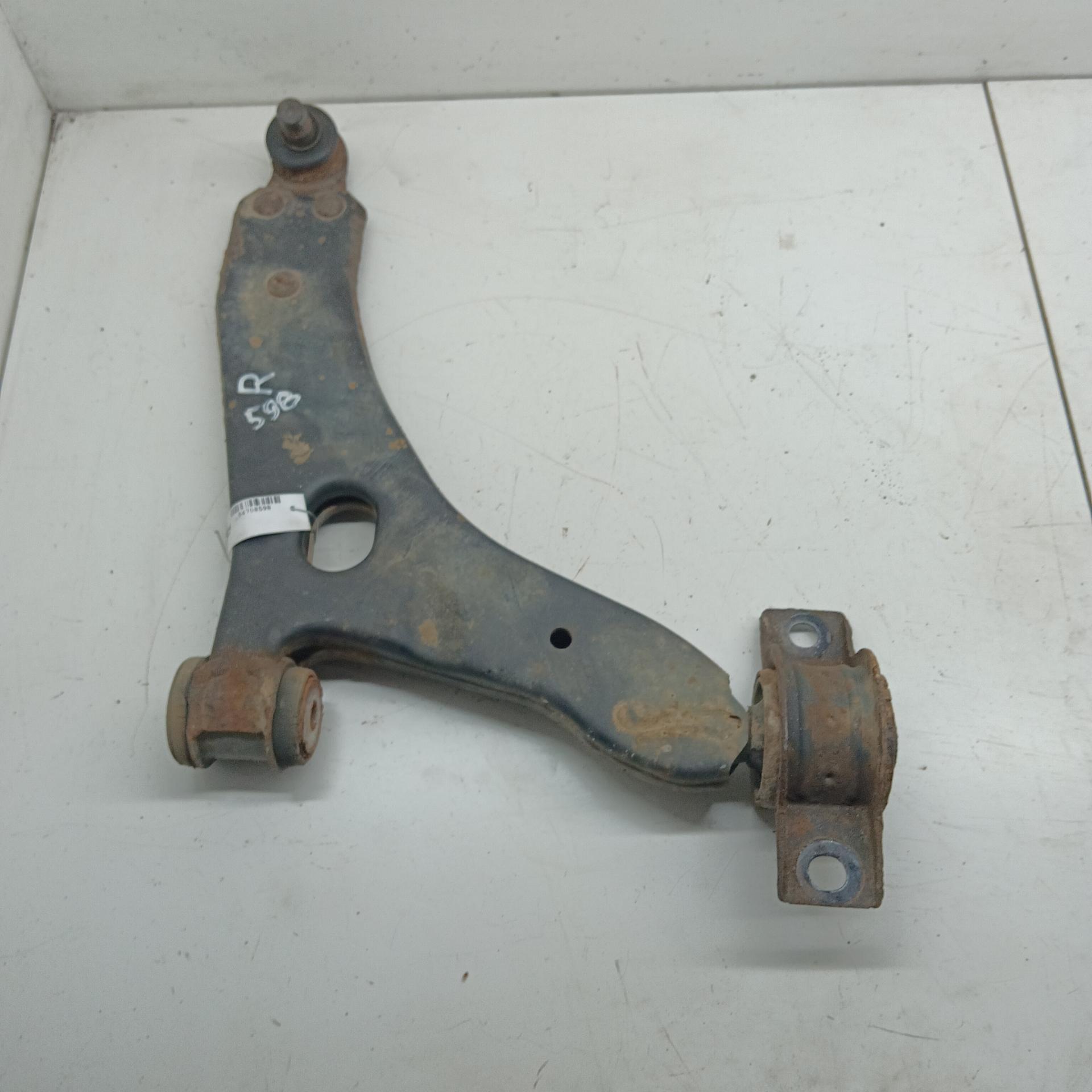 Рычаг подвески передний правый