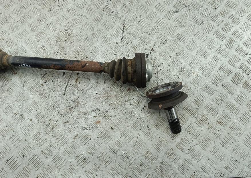 Полуось задняя