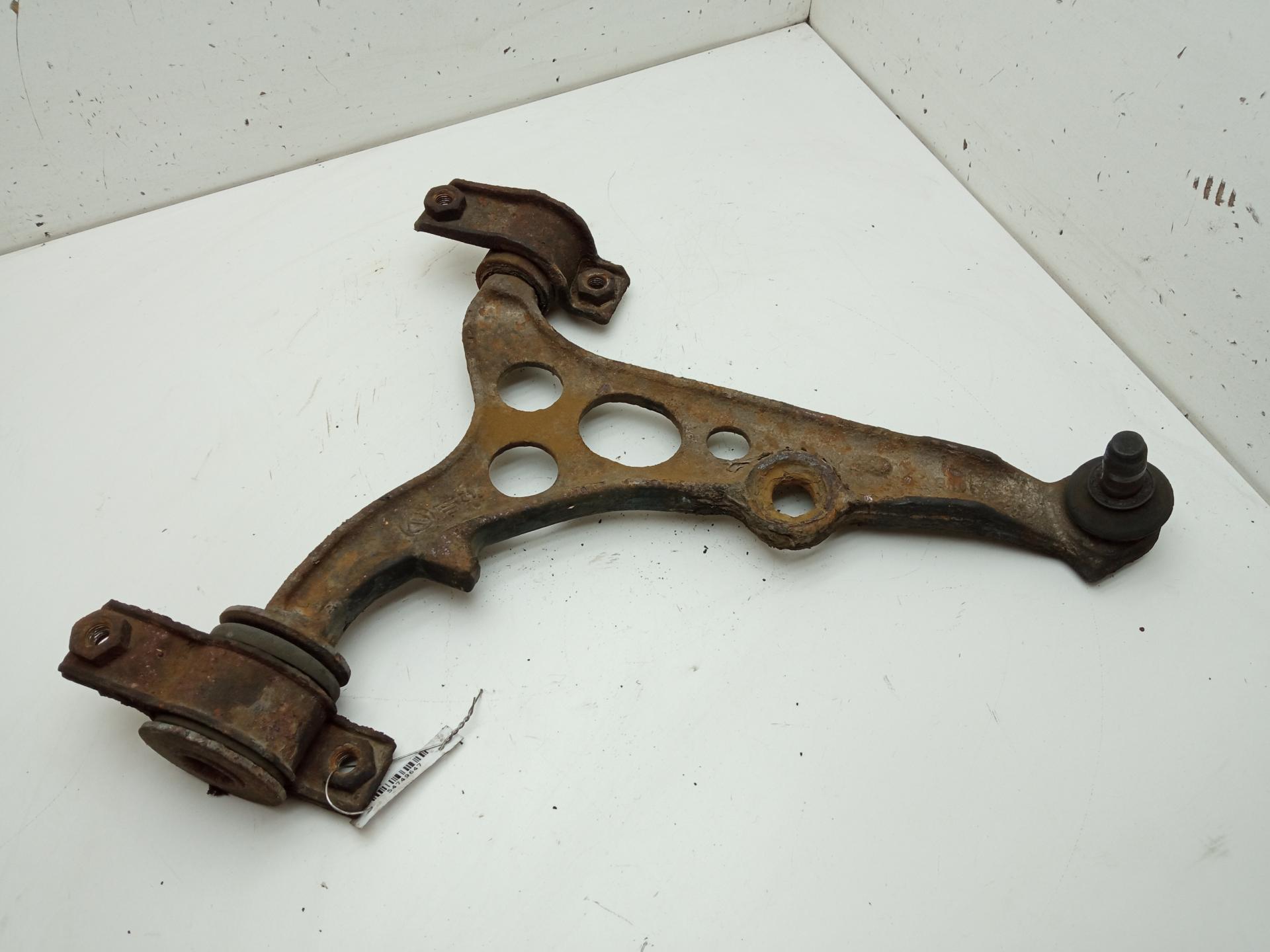 Рычаг подвески передний правый