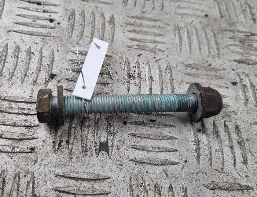Болт крепления