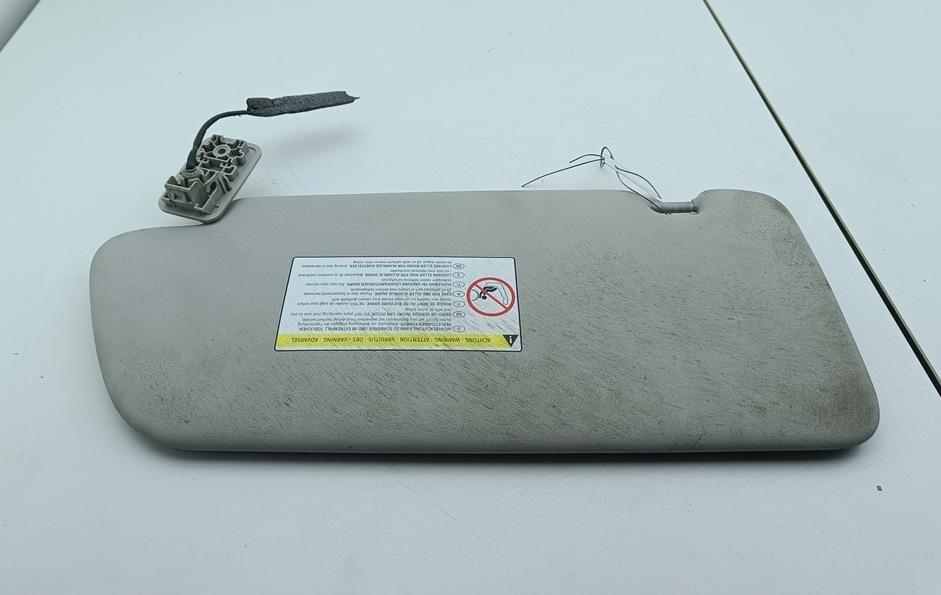 Козырек солнцезащитный правый