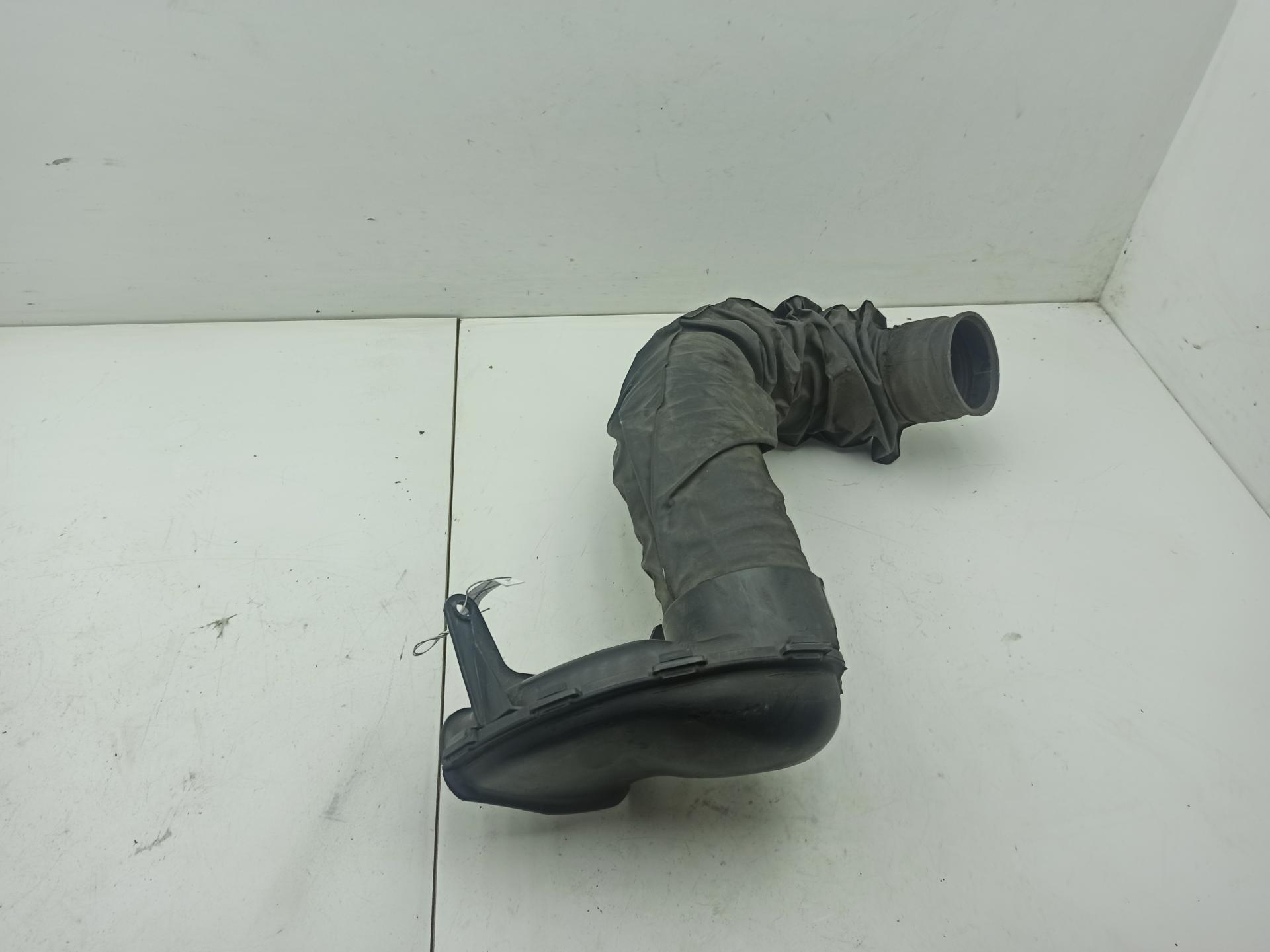 Патрубок воздушного фильтра