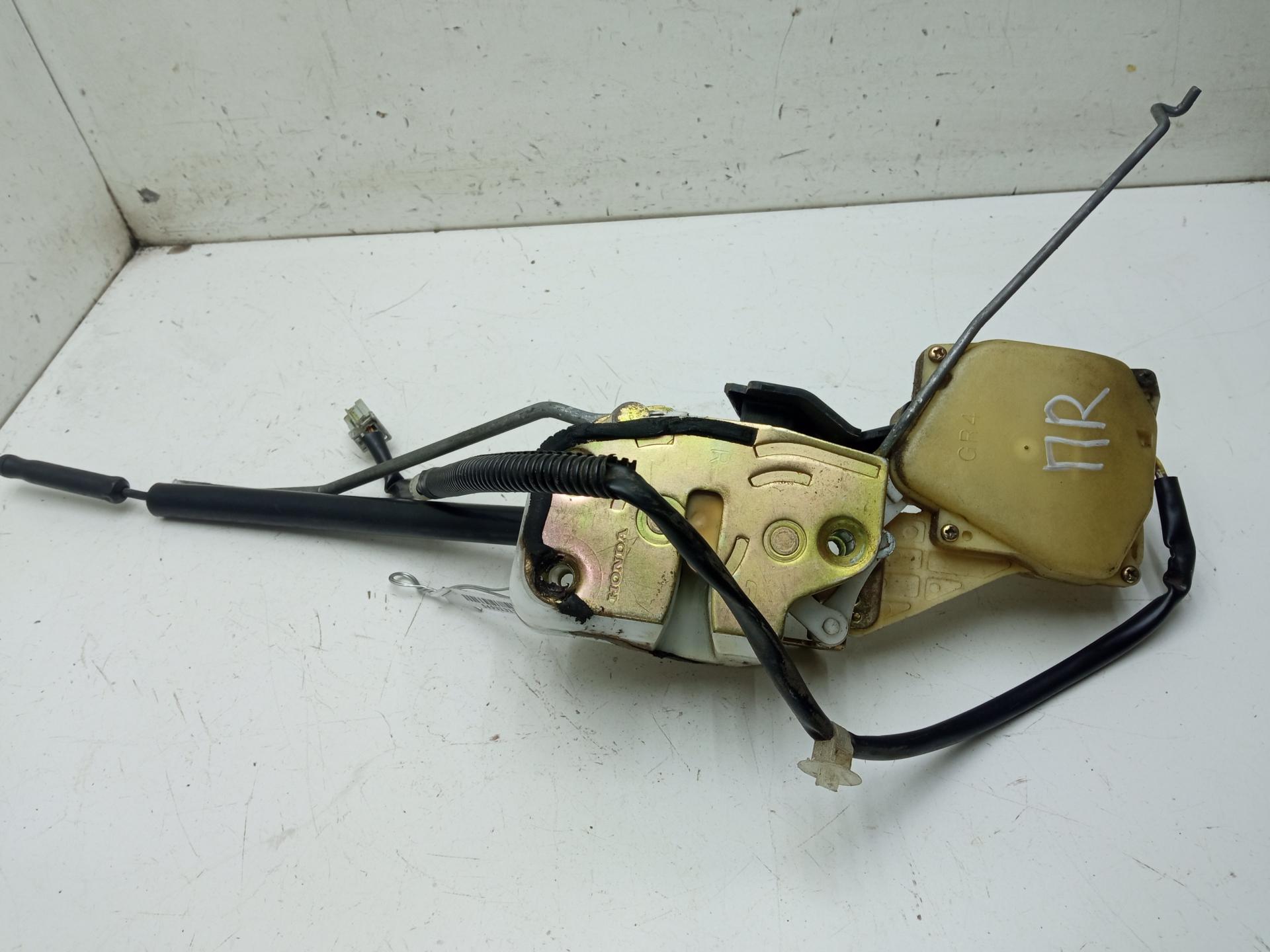 Замок двери передней правой