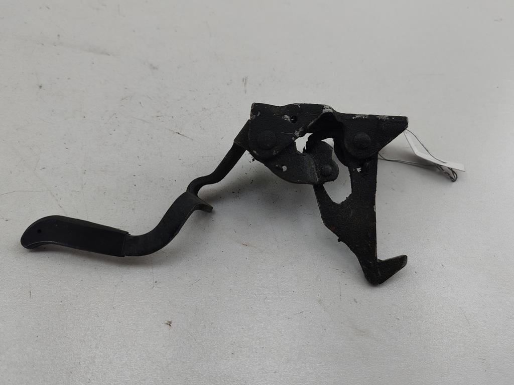 Ручка открывания капота