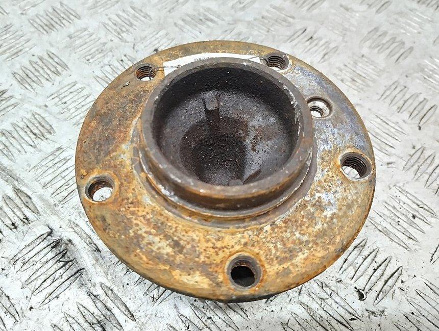 Ступица передняя левая