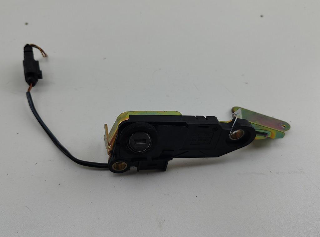 Личинка замка багажника