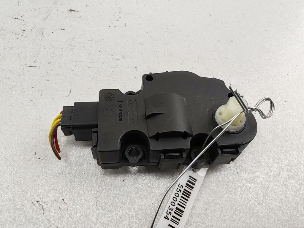 Моторчик заслонки отопителя