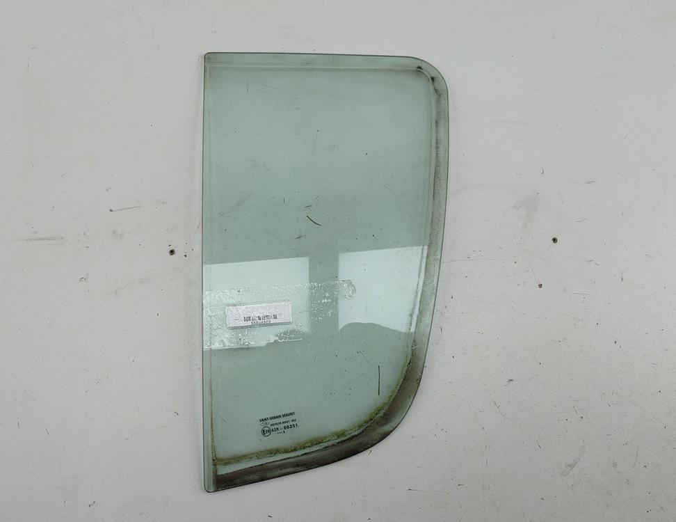 Стекло форточки двери задней левой