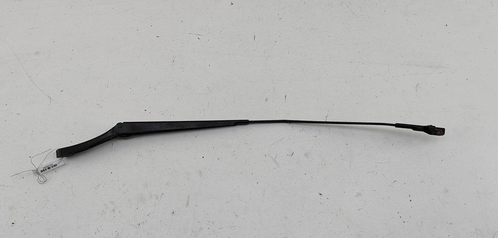 Щеткодержатель (поводок стеклоочистителя) передний