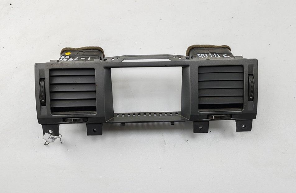Дефлектор обдува салона