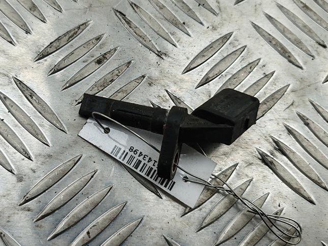 Датчик ABS передний