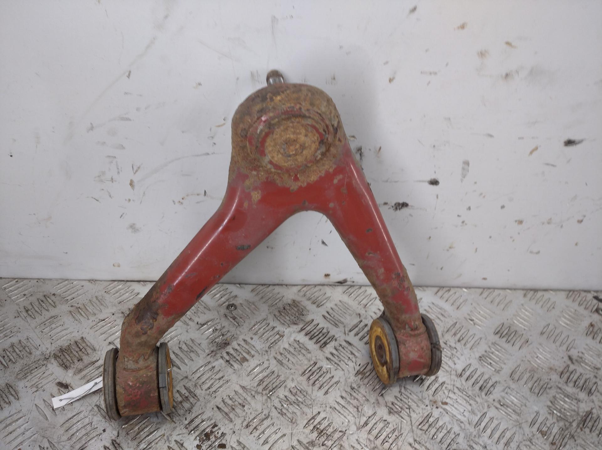 Рычаг подвески передний левый