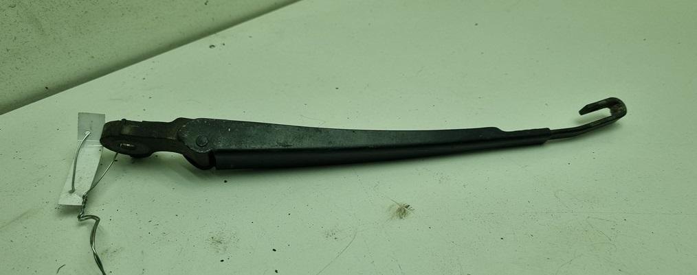Щеткодержатель (поводок стеклоочистителя) задний