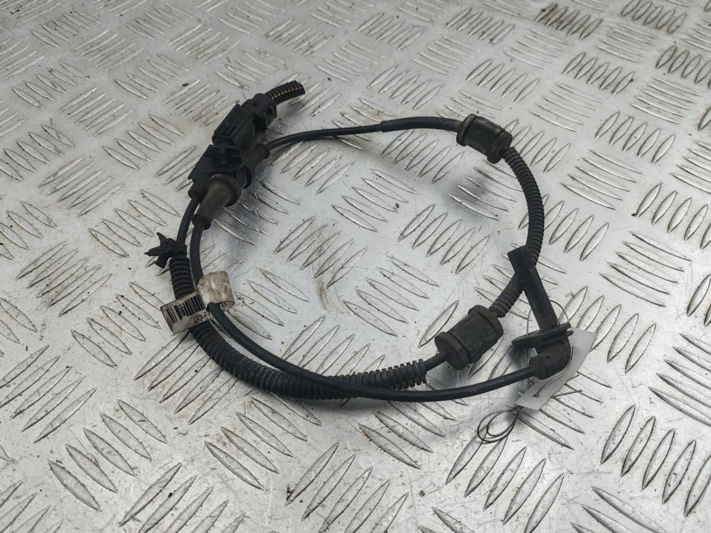 Датчик ABS передний