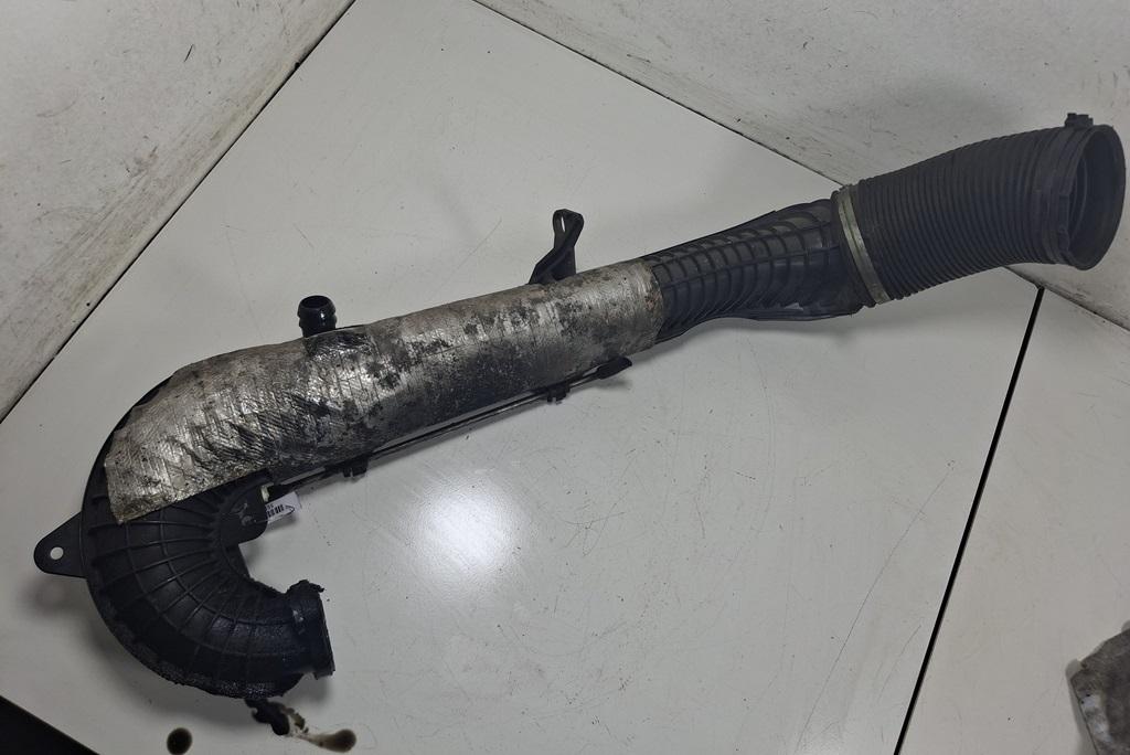Патрубок воздушного фильтра