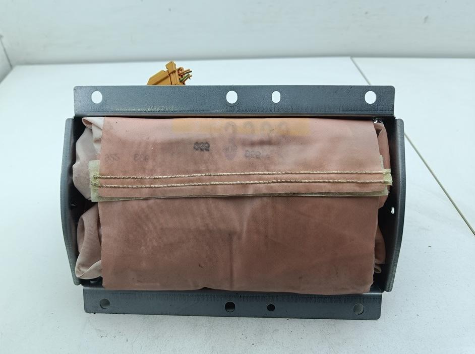 Подушка безопасности (Airbag) пассажира