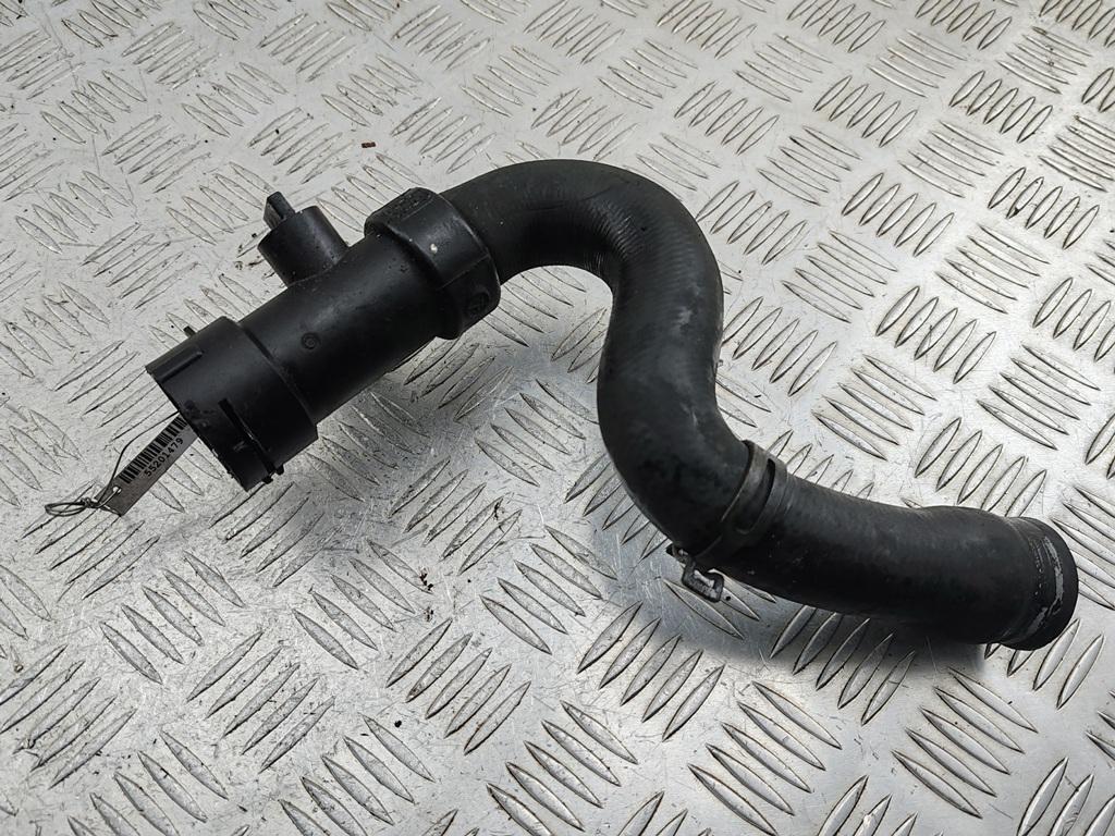 Патрубок радиатора