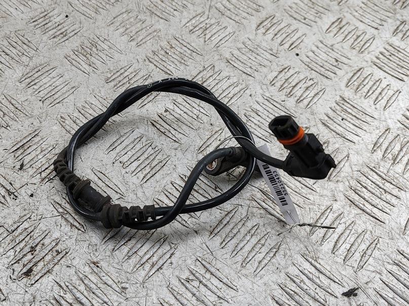 Датчик ABS передний