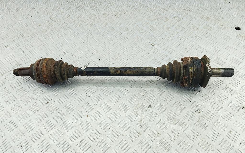Полуось задняя