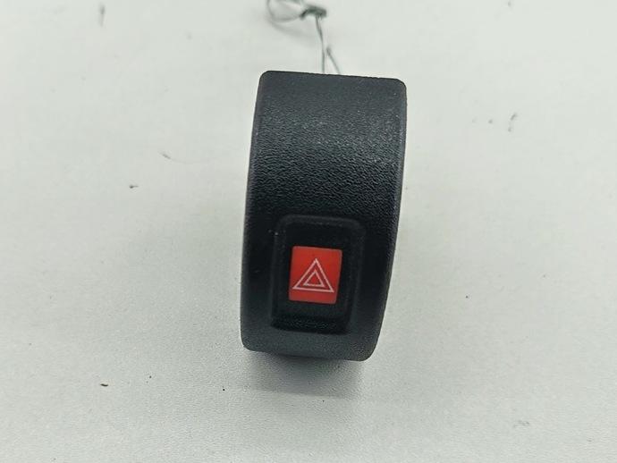 Кнопка аварийной сигнализации (аварийки)