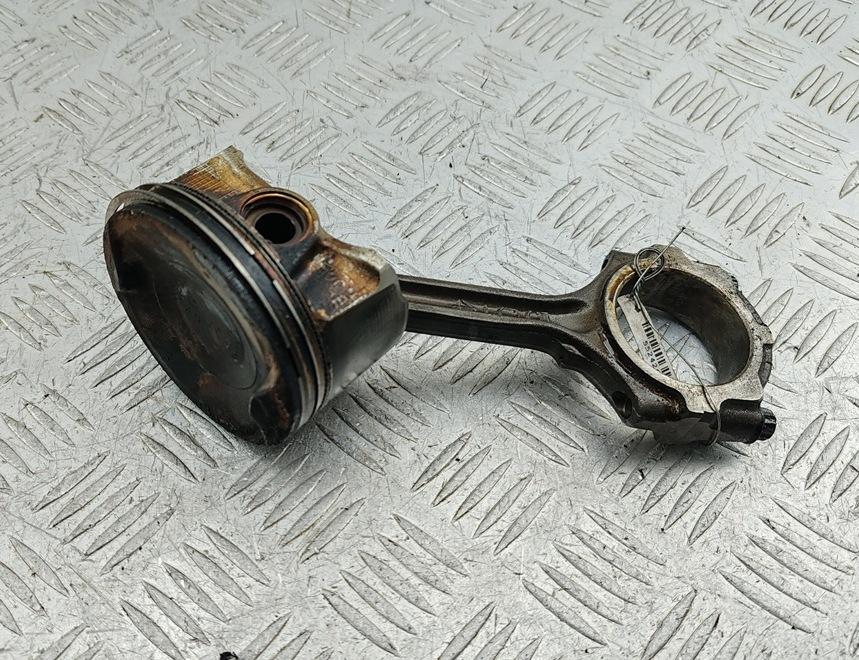 Поршень с шатуном