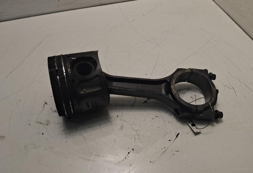 Поршень с шатуном