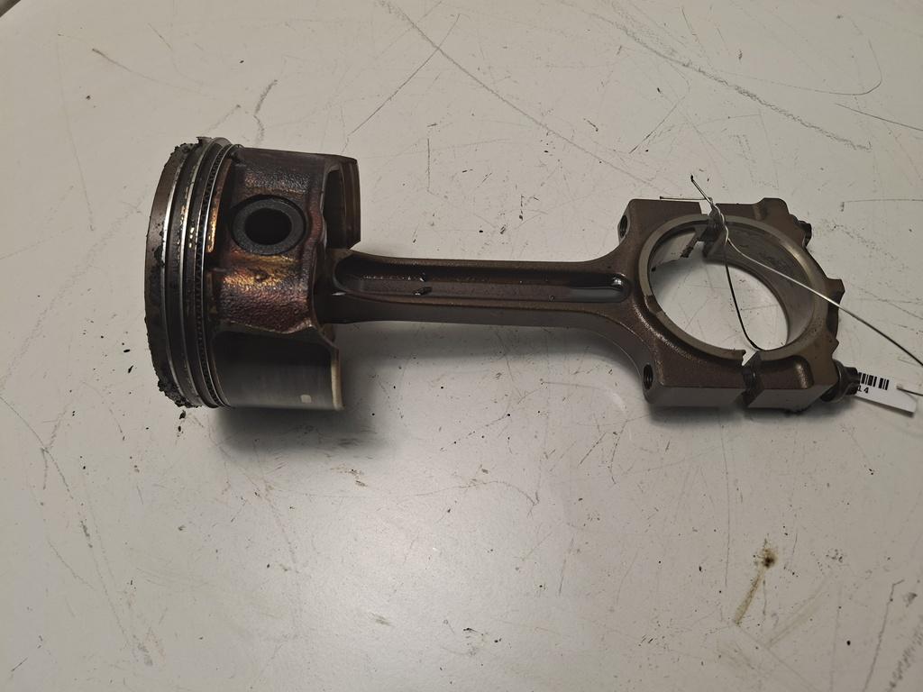 Поршень с шатуном
